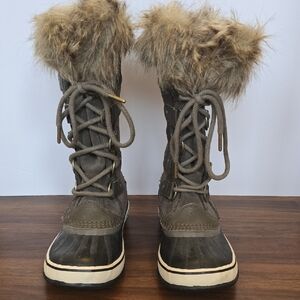 Sorel Joan Of ArcticWomen's Faux-Fur-Trimmed Winter Boots - Gray and Brown, Tall
